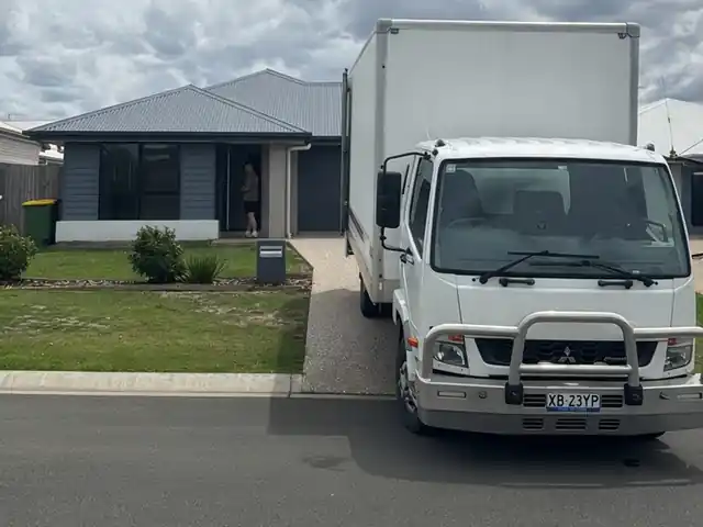 Safepack Removals truck on a move in Toowoomba, Queensland